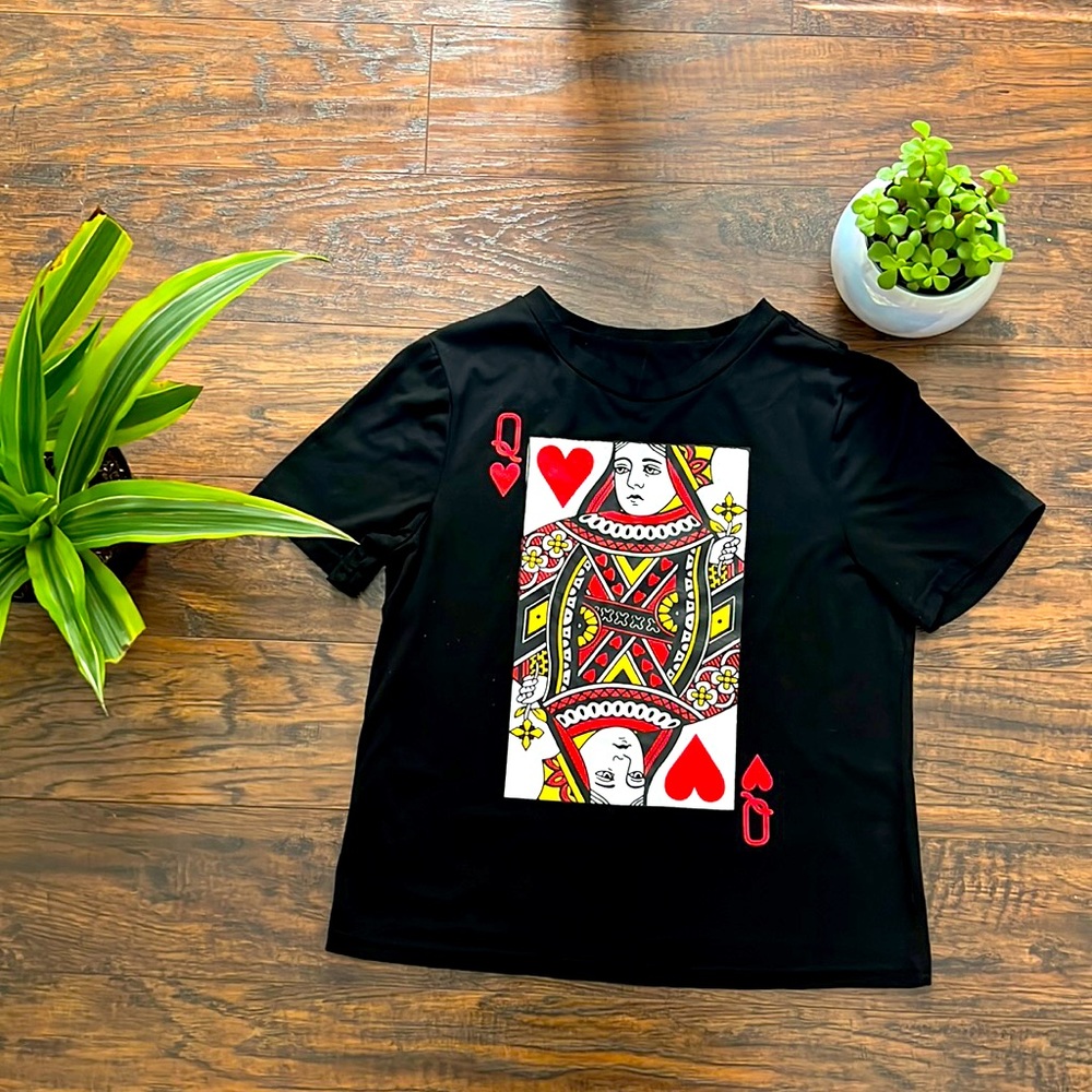 Small black QUEEN 👸 t shirt